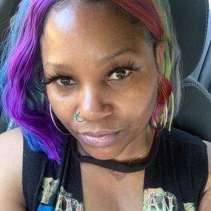 Meet your Posher, Denise